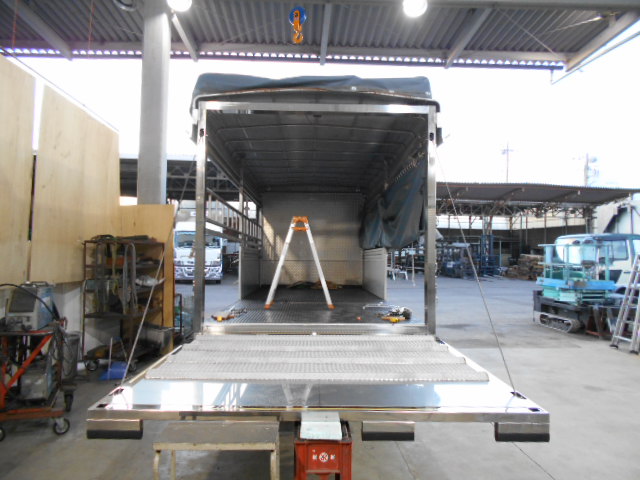 大進農場 家畜運搬車 柳沼ボデー工場 畜産 新車 製造 牛 豚 養豚 家畜車 販売 ゲート修理