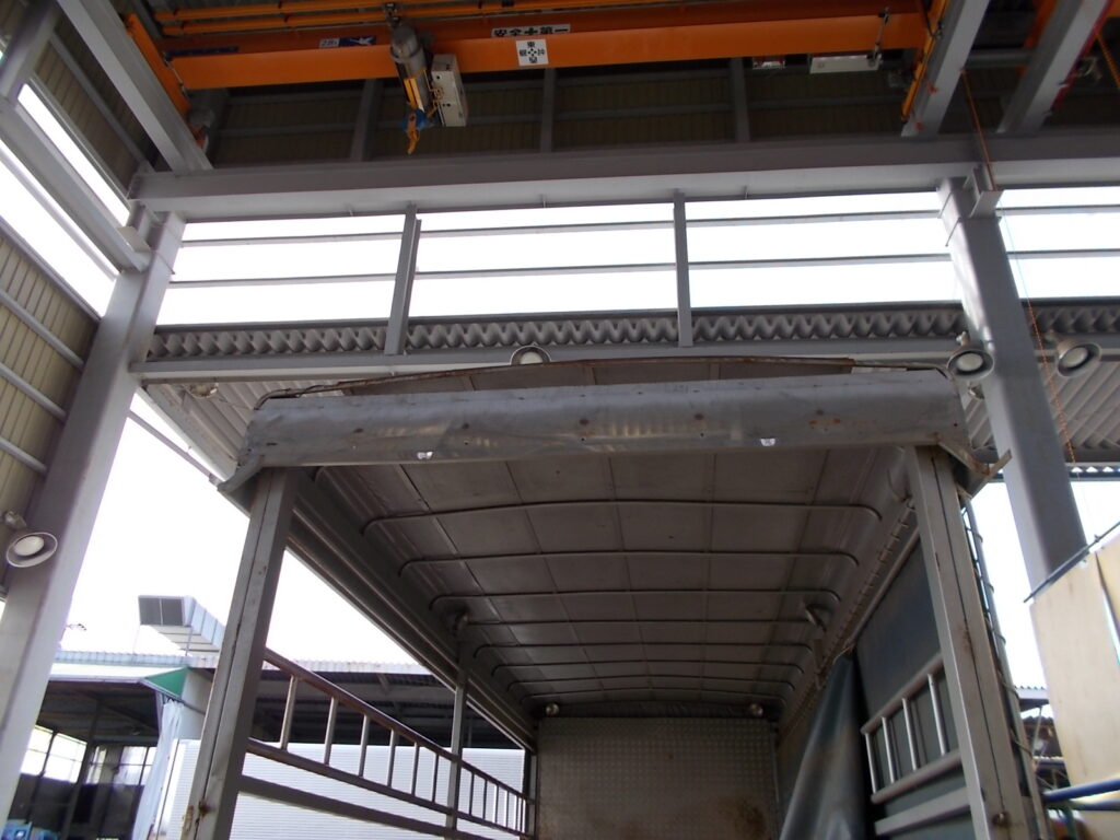 大進農場 家畜運搬車 柳沼ボデー工場 畜産 新車 製造 牛 豚 養豚 家畜車 販売 ゲート修理