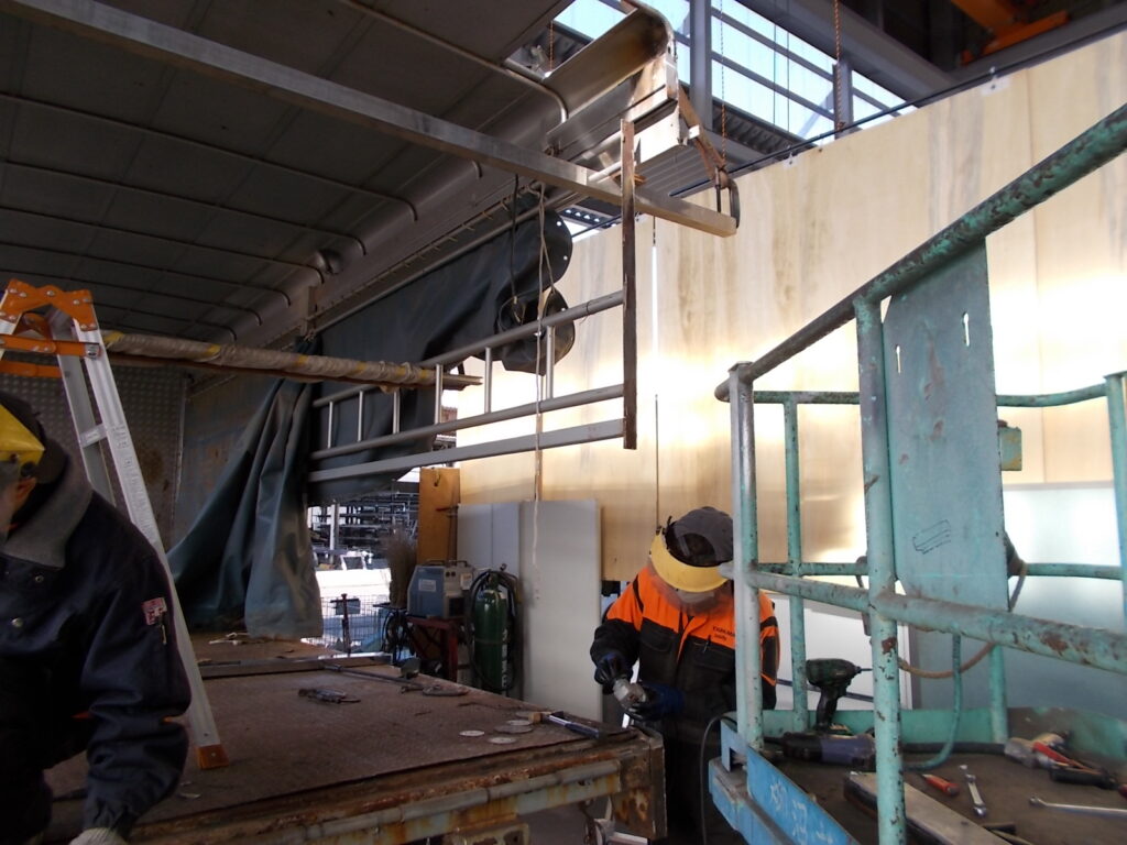 大進農場 家畜運搬車 柳沼ボデー工場 畜産 新車 製造 牛 豚 養豚 家畜車 販売 ゲート修理