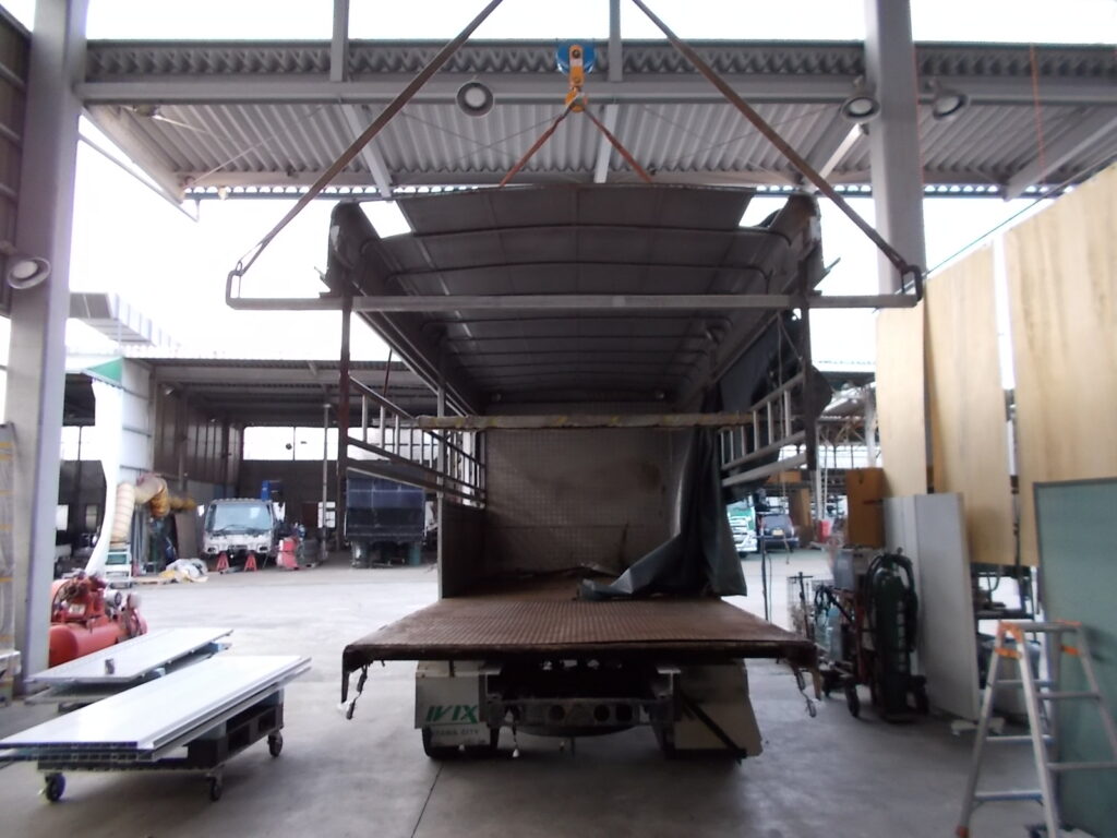 大進農場 家畜運搬車 柳沼ボデー工場 畜産 新車 製造 牛 豚 養豚 家畜車 販売 ゲート修理