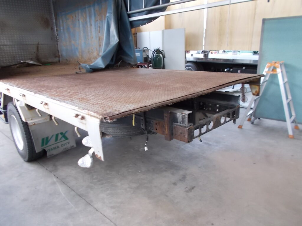 大進農場 家畜運搬車 柳沼ボデー工場 畜産 新車 製造 牛 豚 養豚 家畜車 販売 ゲート修理