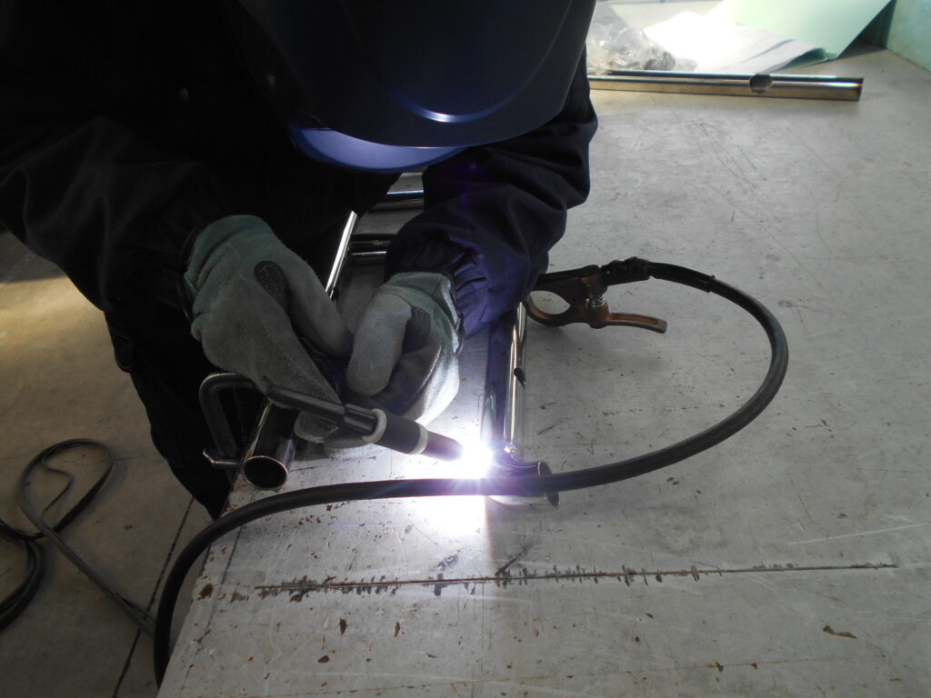 大進農場 家畜運搬車 柳沼ボデー工場 畜産 新車 製造 牛 豚 養豚 家畜車 販売 ゲート修理