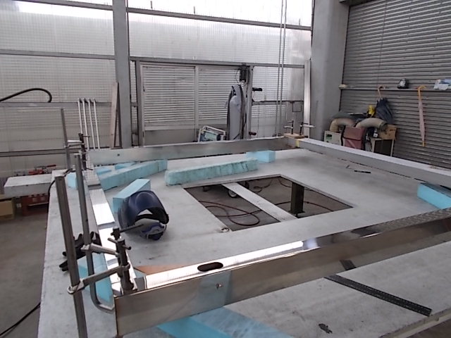 大進農場 家畜運搬車 柳沼ボデー工場 畜産 新車 製造 牛 豚 養豚 家畜車 販売 ゲート修理