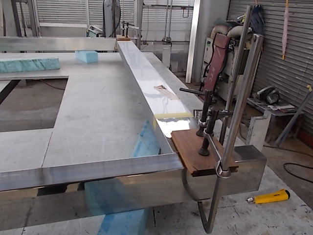 大進農場 家畜運搬車 柳沼ボデー工場 畜産 新車 製造 牛 豚 養豚 家畜車 販売 ゲート修理