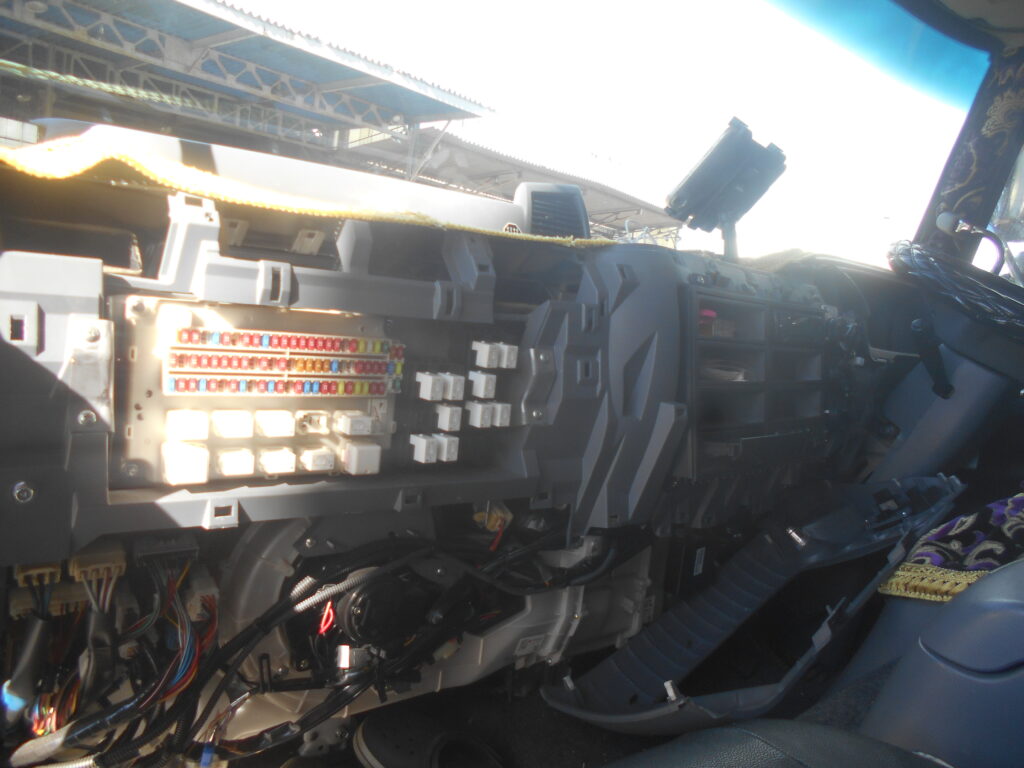 大進農場 家畜運搬車 柳沼ボデー工場 畜産 新車 製造 牛 豚 養豚 家畜車 販売 ゲート修理