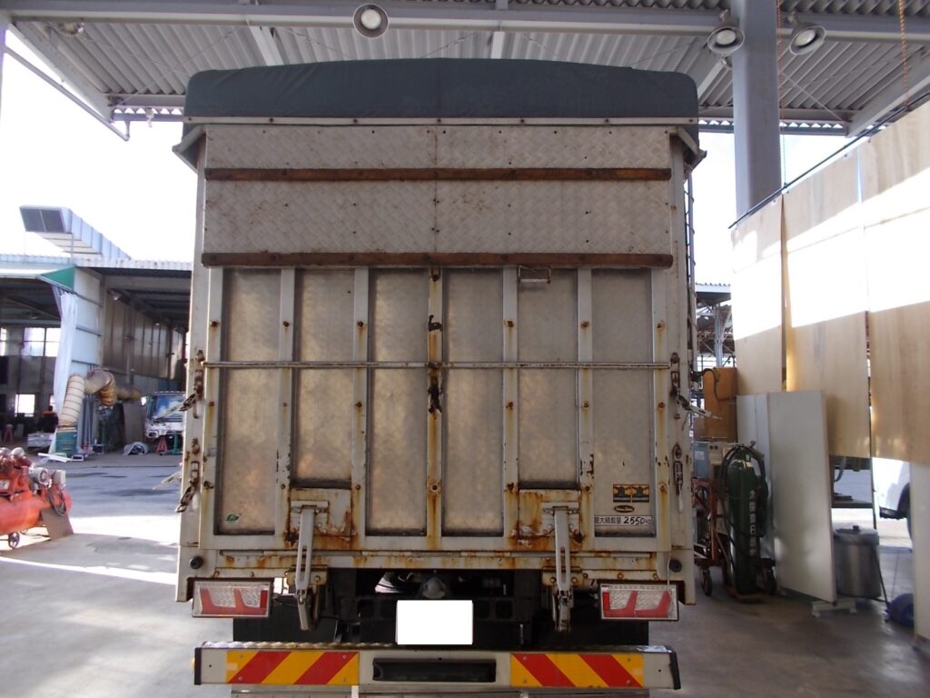 大進農場 家畜運搬車 柳沼ボデー工場 畜産 新車 製造 牛 豚 養豚 家畜車 販売 ゲート修理