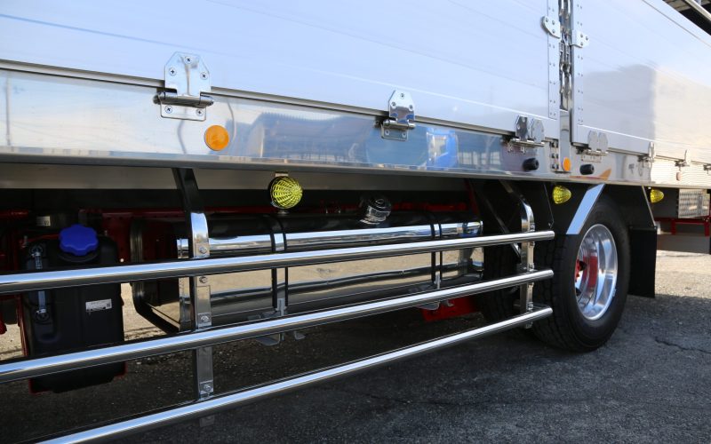 家畜運搬車　柳沼ボデー工場　畜産　新車　製造