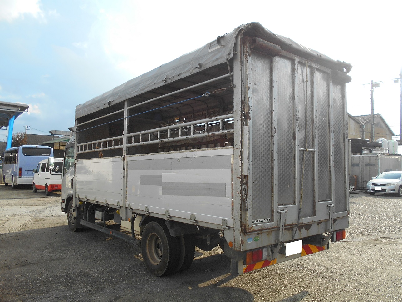 家畜運搬車　柳沼ボデー工場　畜産　新車　製造　牛　豚　養豚　家畜車